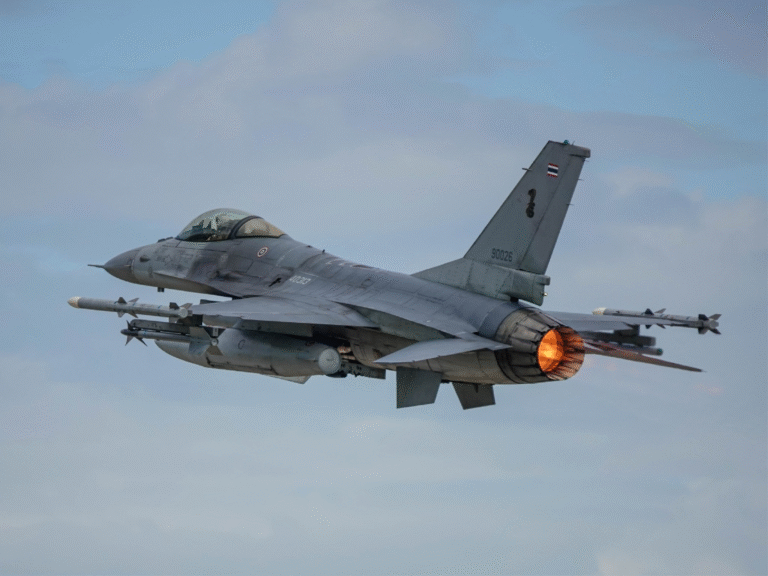 Thái Lan và Campuchia: So sánh chi tiết sức mạnh quân sự và kinh tế năm 2025